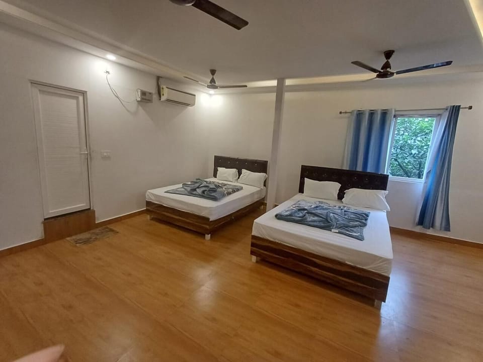 Desk, laptop workspace, free WiFi, bed sheets