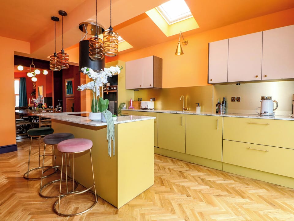 Fridge, dishwasher, toaster, cookware/dishes/utensils