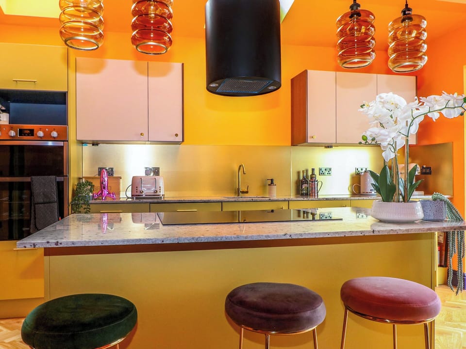 Fridge, dishwasher, toaster, cookware/dishes/utensils