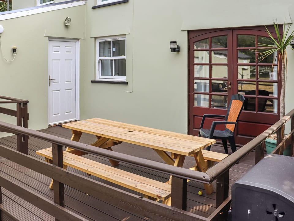 Terrace | Holly Cottage, Angle