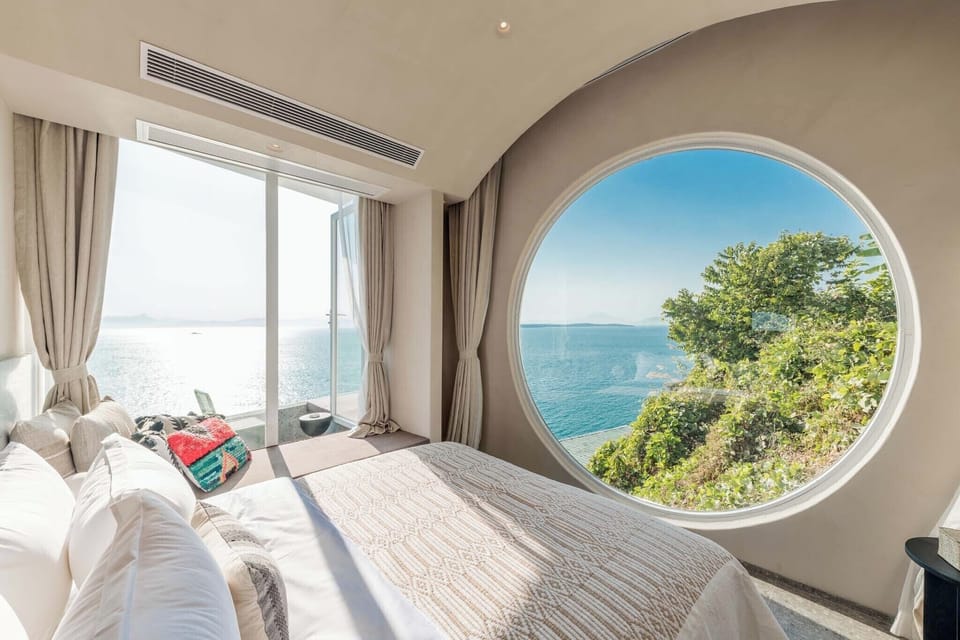 Executive Double Room, Sea View | Premium bedding, minibar, individually decorated, individually furnished