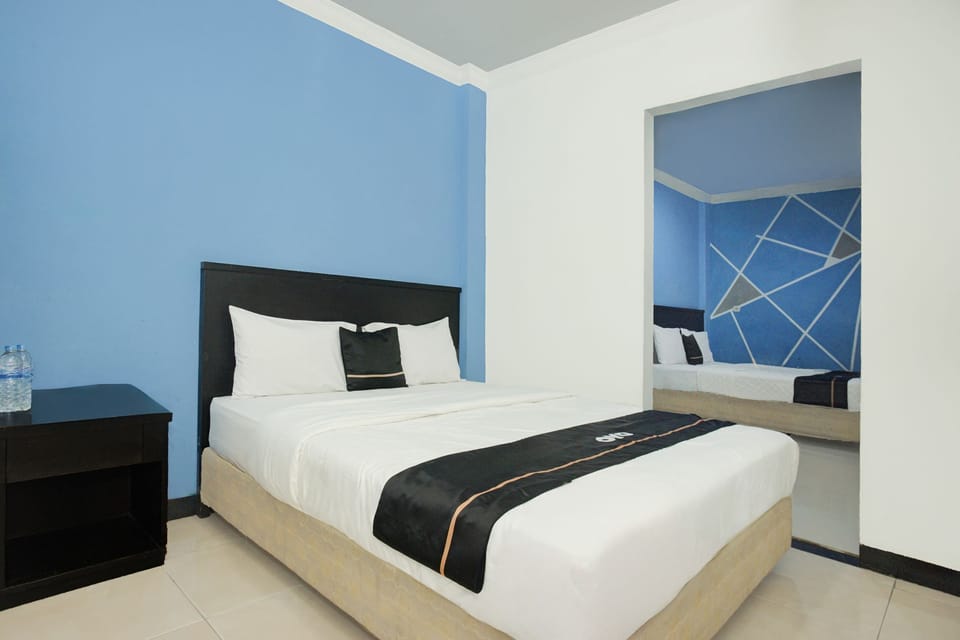 Family Suite | Desk, WiFi (free), bed sheets