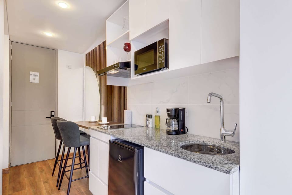 Fully equipped and bright kitchen