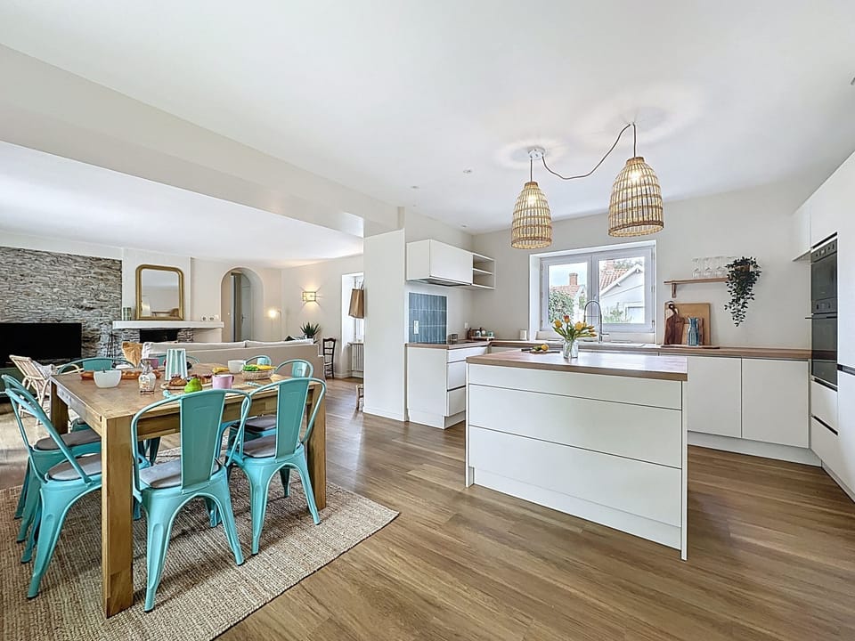Kitchen / Dining Room