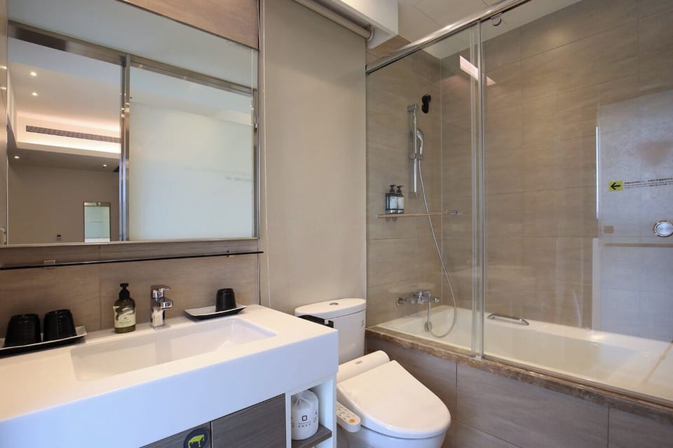 Triple Room (One Double & One Single Bed) | Bathroom | Free toiletries, hair dryer, slippers, bidet