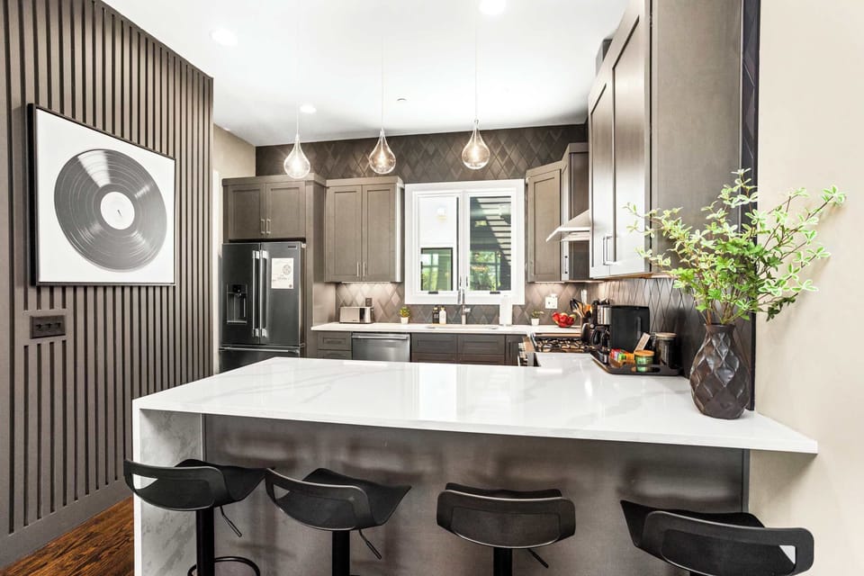 Fully Stocked Gourmet Kitchen