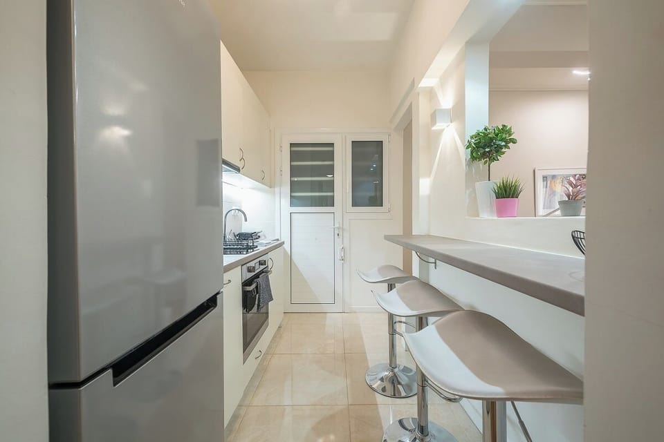 Apartment, Balcony, Hill View | Private kitchen | Electric kettle, toaster