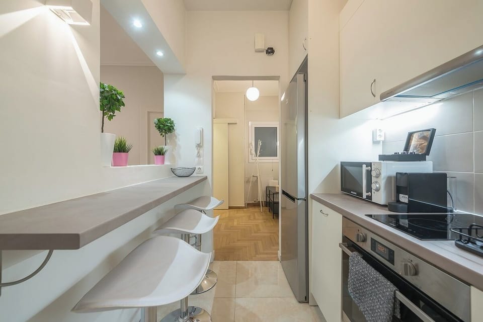 Apartment, Balcony, Hill View | Private kitchen | Electric kettle, toaster