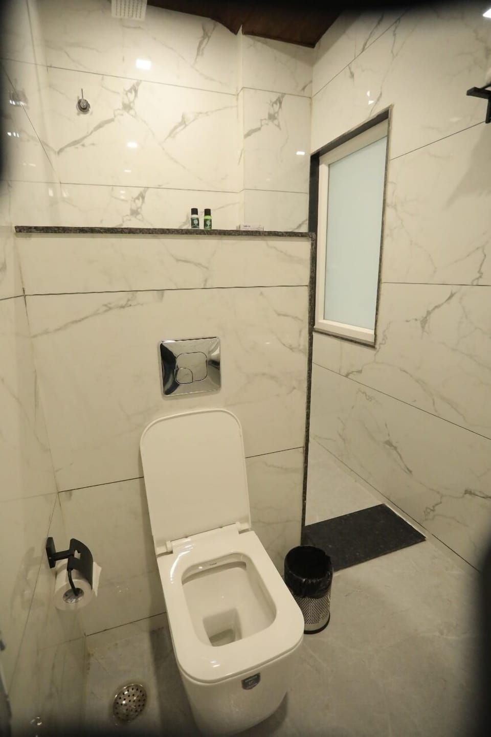 Deluxe Double Room | Bathroom