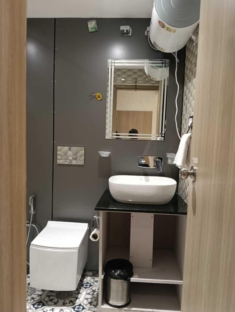 Family Room | Bathroom