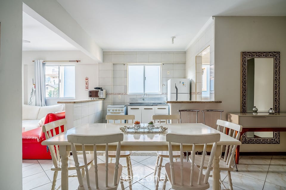 Basic Apartment | Dining