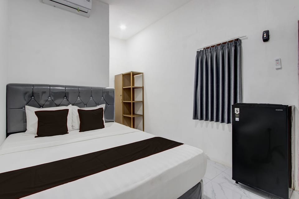 Standard Double Room | Desk, free WiFi, bed sheets