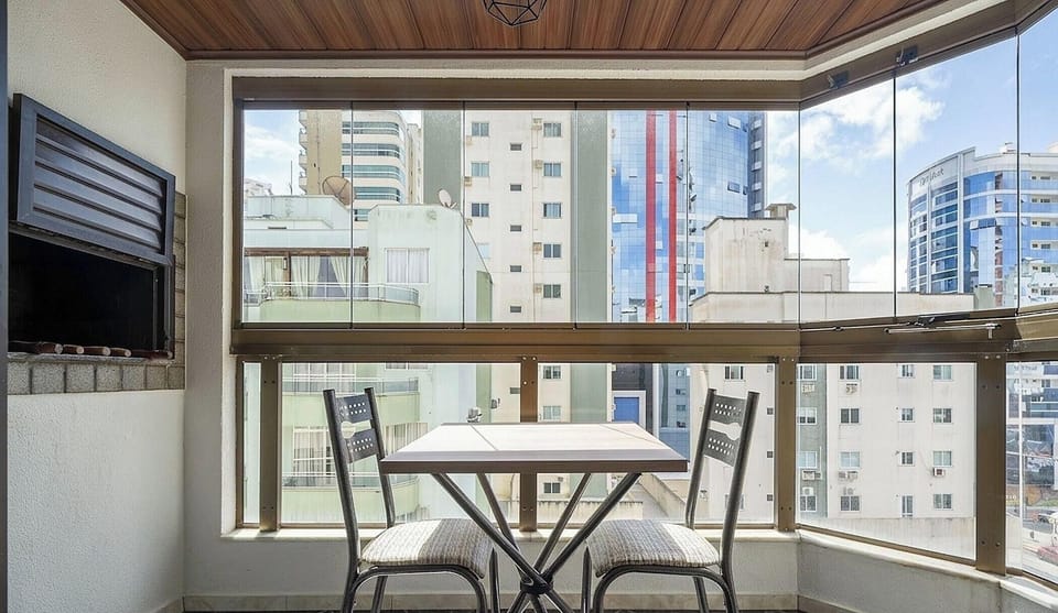 Basic Apartment | Dining