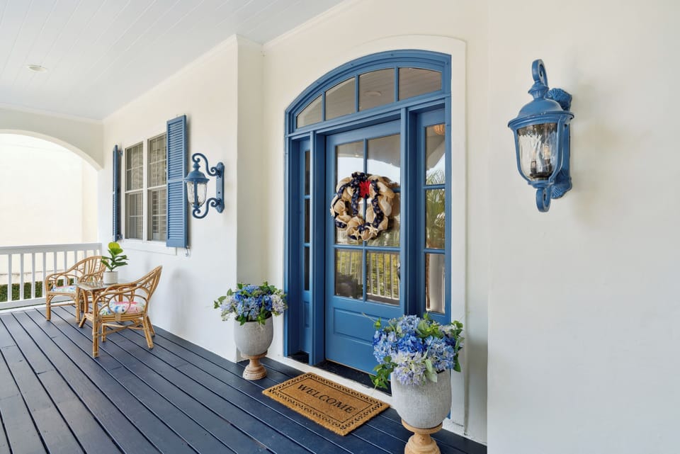 Hydrangea House - Entry