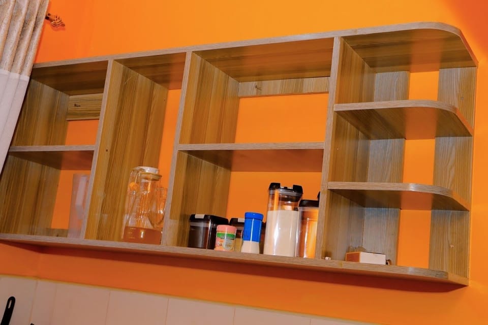 Classic Apartment | Private kitchen | Fridge, microwave, cookware/dishes/utensils