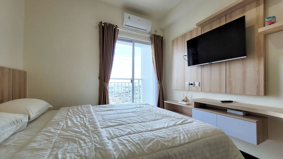 Deluxe Apartment, Balcony, Sea View | Iron/ironing board, WiFi (free)