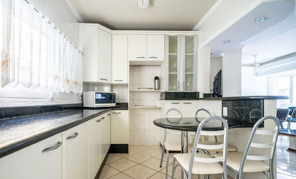 Basic Apartment | Private kitchen | Cookware/dishes/utensils