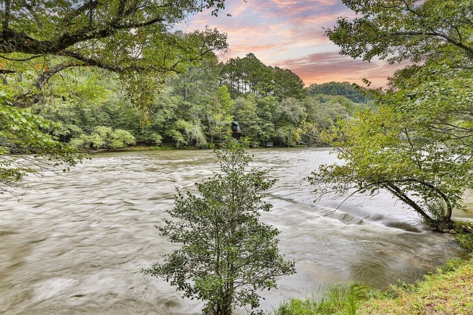 Sitting Above The Toccoa River - Access To Water