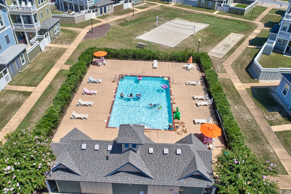 CB27: Never Ending Shorey | Community Pool