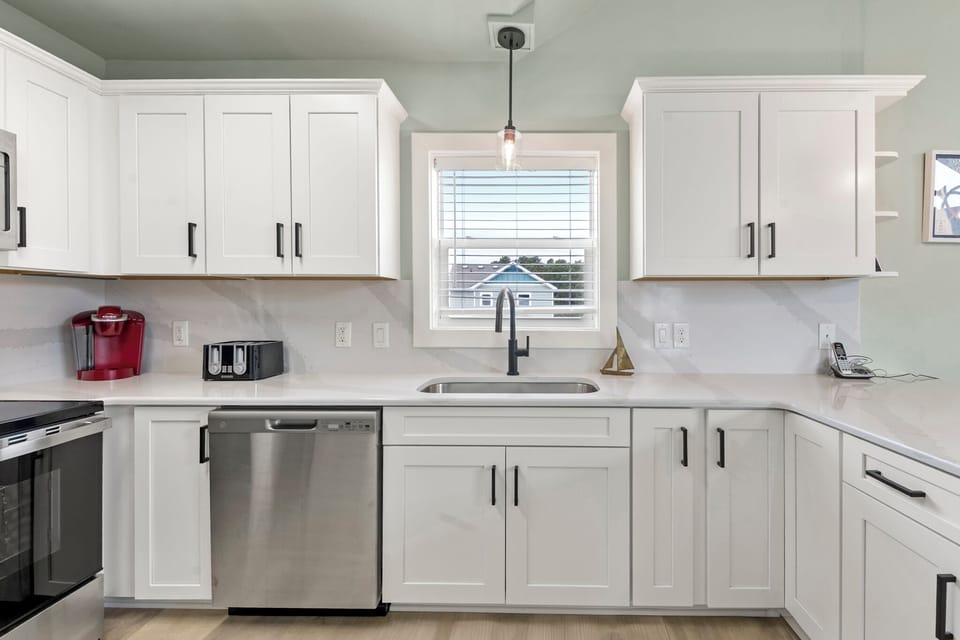 CB41: Seaside Greetings | Top Level Kitchen