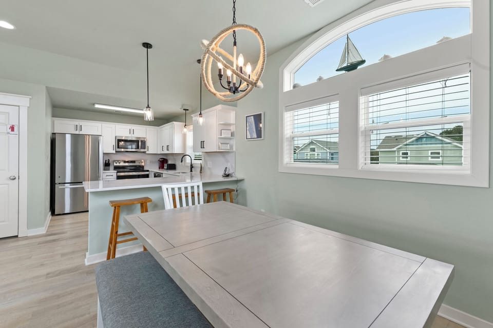 CB41: Seaside Greetings | Top Level Dining Area