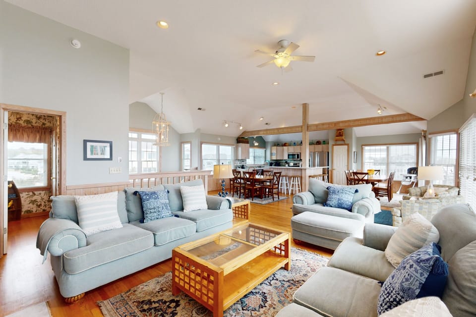 CL191: High Adventure | Living Area