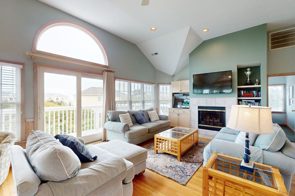 CL191: High Adventure | Living Area