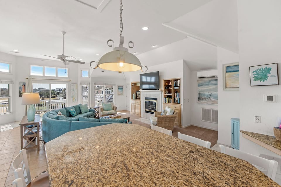 CL100: Corolla Sunrise | Top Level Kitchen Into Dining Area