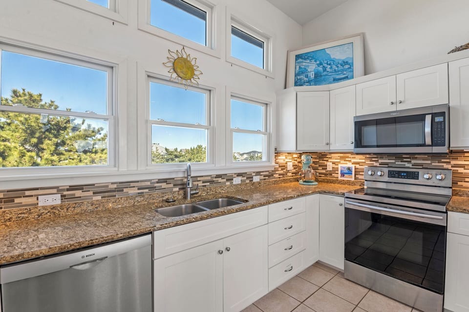 CL100: Corolla Sunrise | Top Level Kitchen