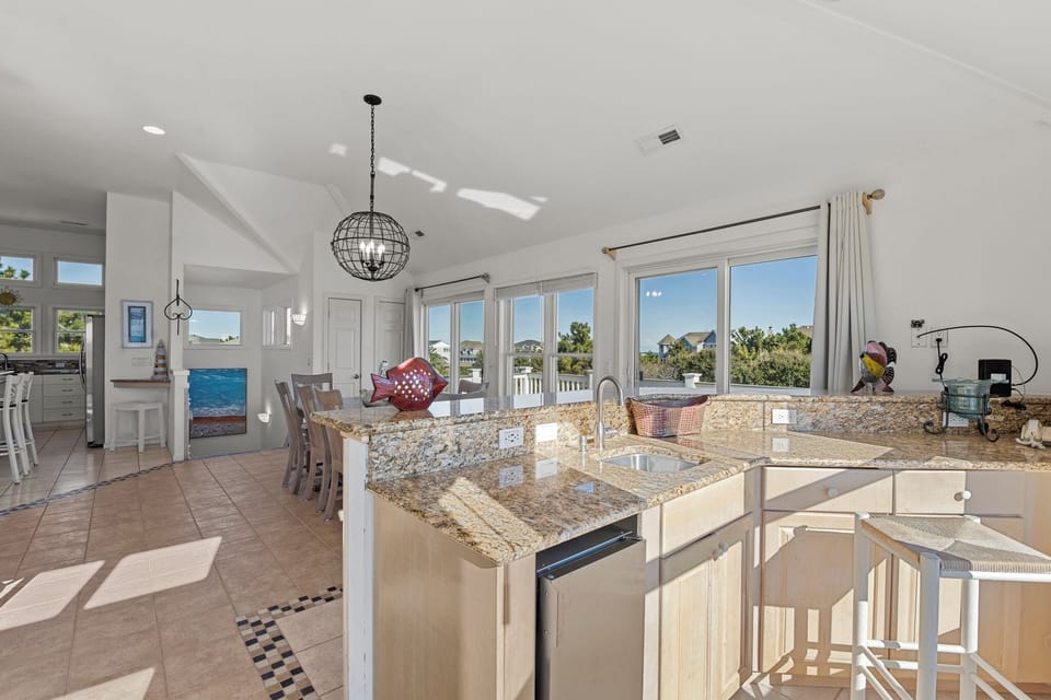 CL100: Corolla Sunrise | Top Level Wet Bar
