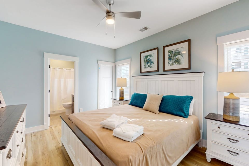 M993: Aqua Sol | Bottom Level Bedroom 2