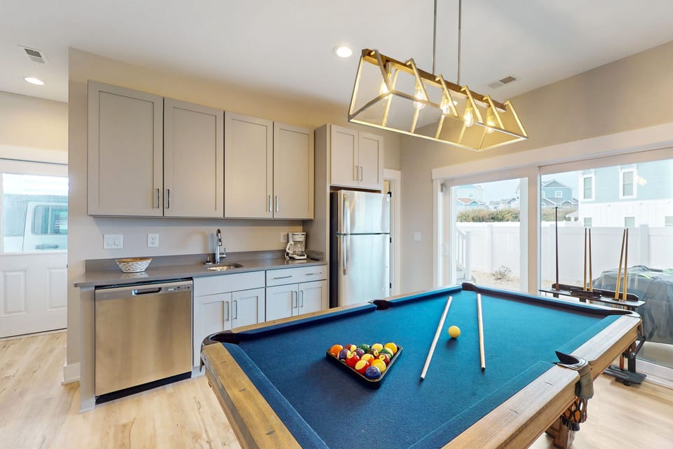 M993: Aqua Sol | Bottom Level Rec Room