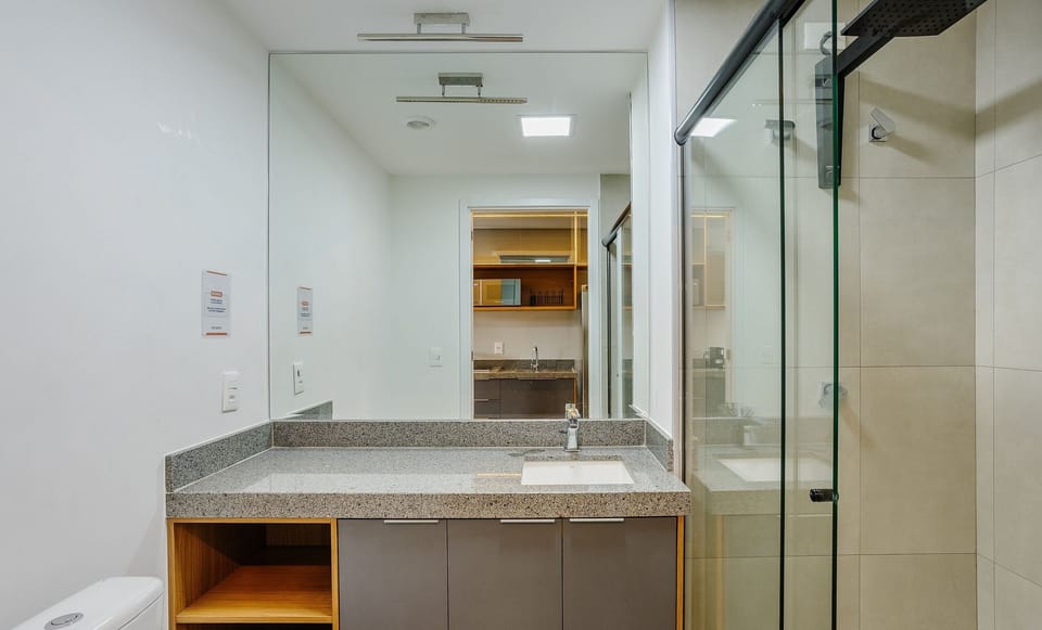 Basic Apartment | Bathroom | Shower