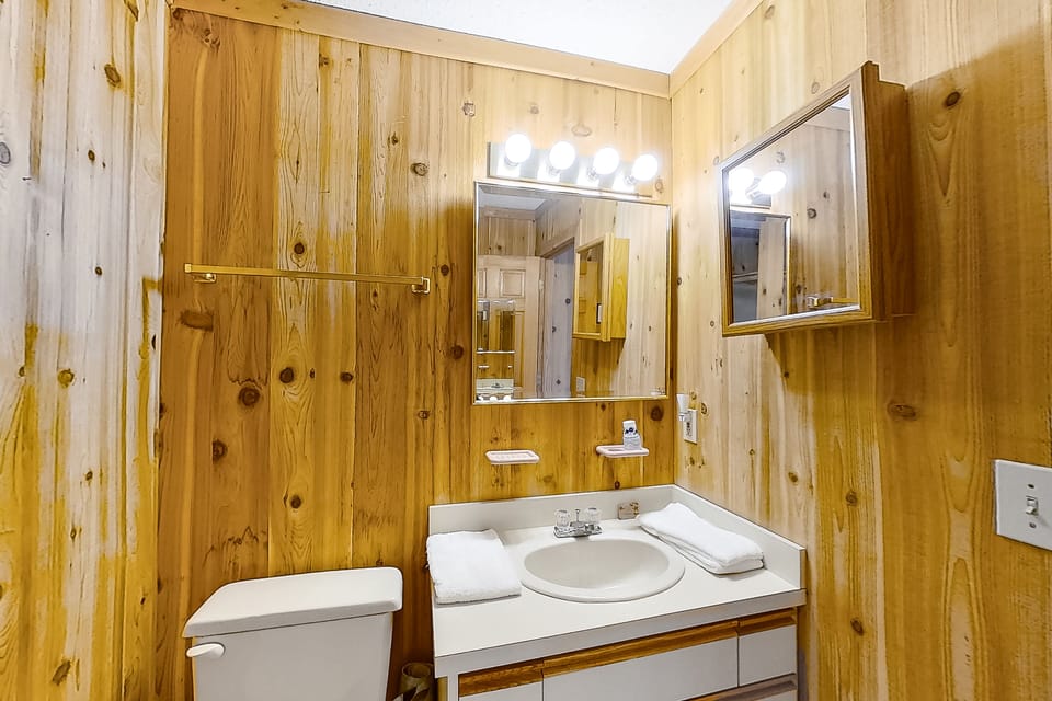 ISB1: Loisstorm | Bathroom
