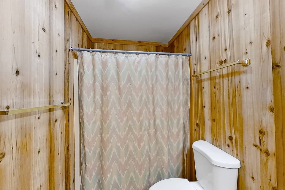ISB1: Loisstorm | Bathroom