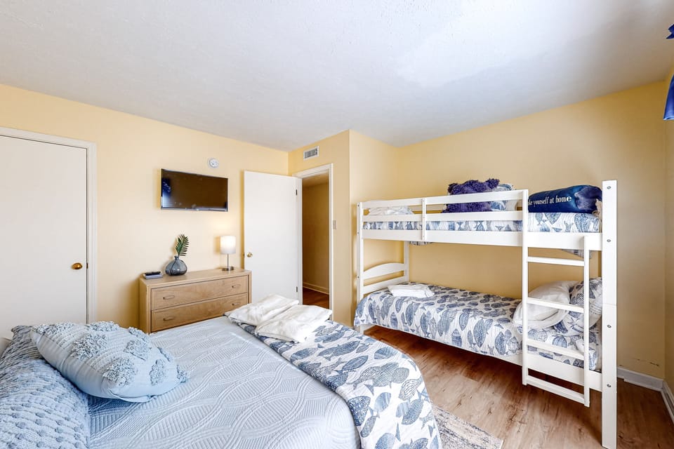 OSF27: Bammer's Beach Spot | Bedroom 2