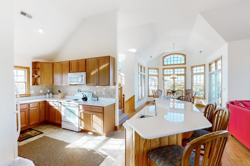 PI36: Palm Pines | Top Level Kitchen