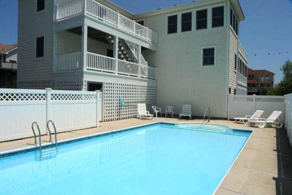 WH292: Over the Rainbow | Private Pool Area