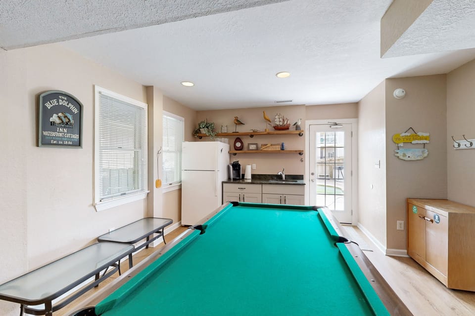 WH515: Another Day at the Beach | Pool Table | Wet Bar