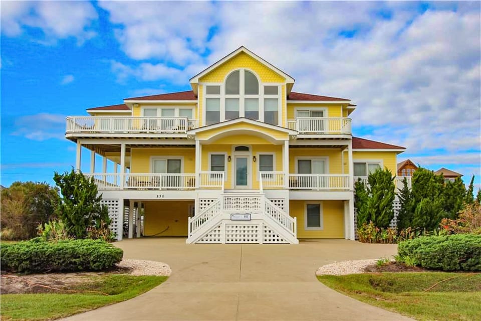 H230: An Ocean Song | Front Exterior