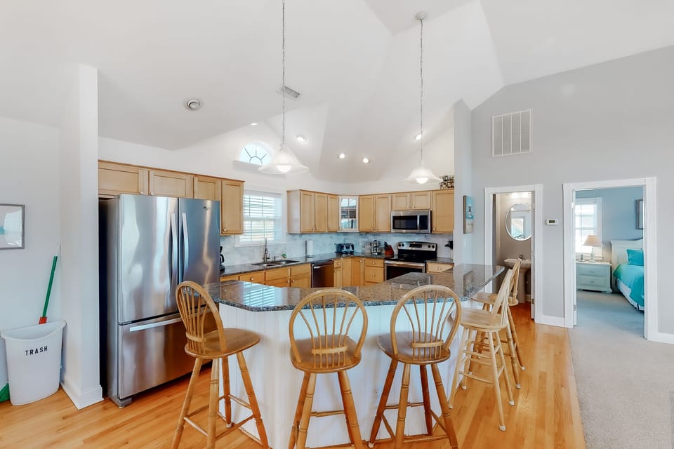WH469: A Dream Come True | Kitchen | Bar seating