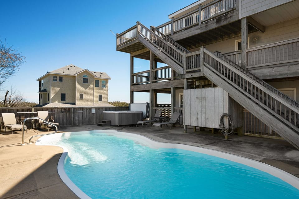 DU14: Le Bon Canard | Exterior | Pool
