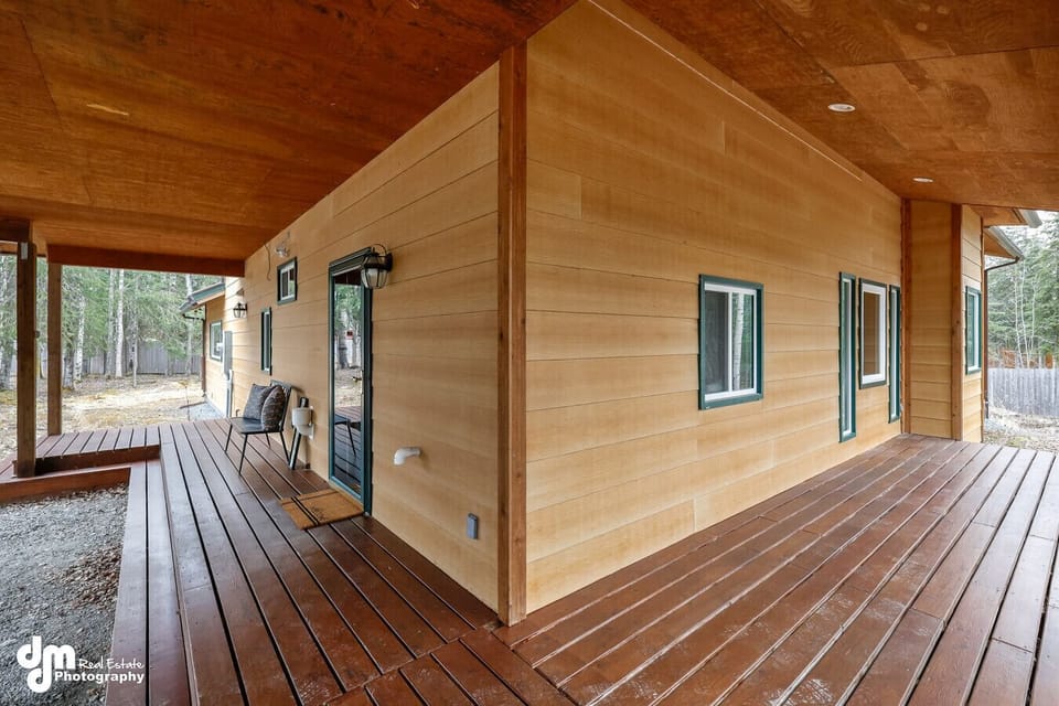 Gorgeous deck space!