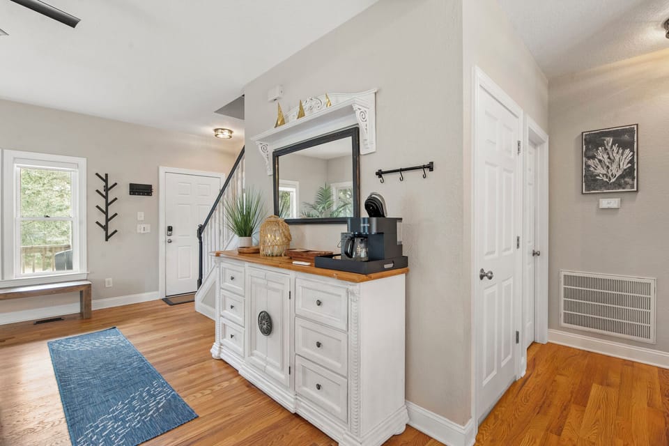 KDS0900: BlueDream | Mid Level Living Area
