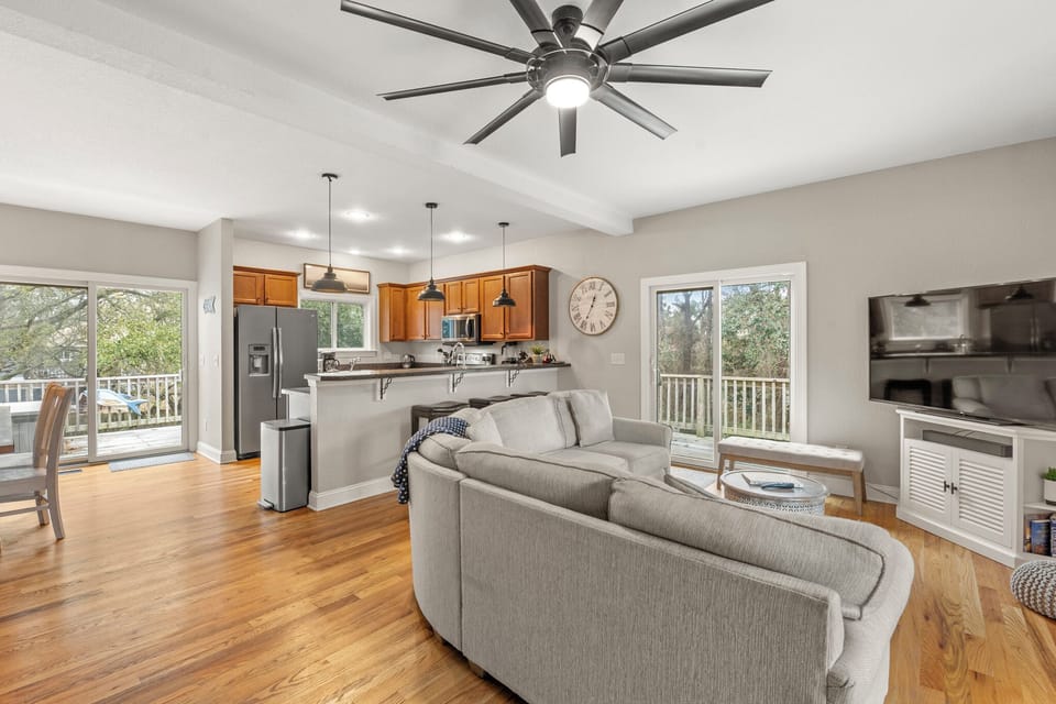 KDS0900: BlueDream | Mid Level Living Area
