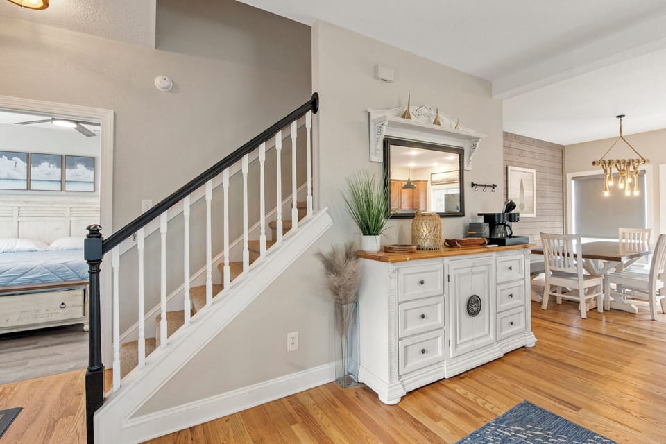 KDS0900: BlueDream | Mid Level Living Area