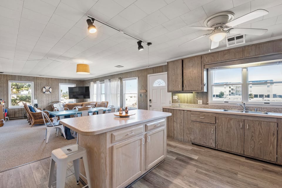 KDN1819: The Duck Walk | Kitchen Into Dining Area
