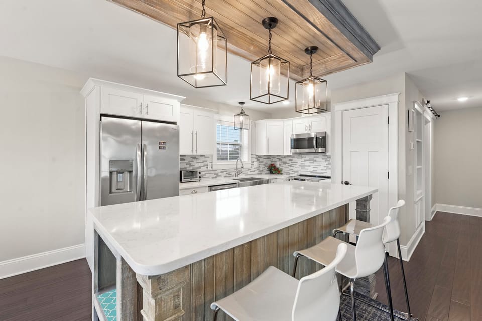 KDS0705: Beachy Dunes OBX | Mid Level Dining Area