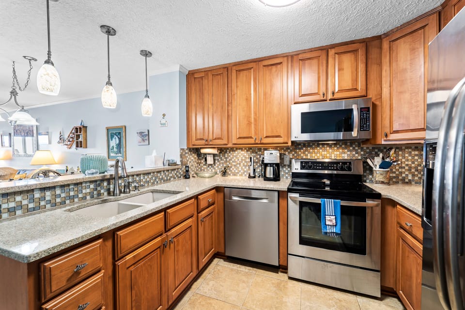 RC09: Sunrise Watch | Kitchen