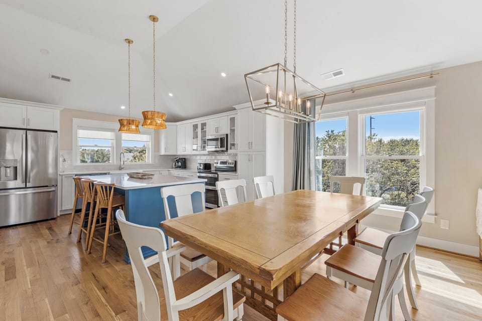 KDN0115: The Blue Marlin | Top Level Dining Area